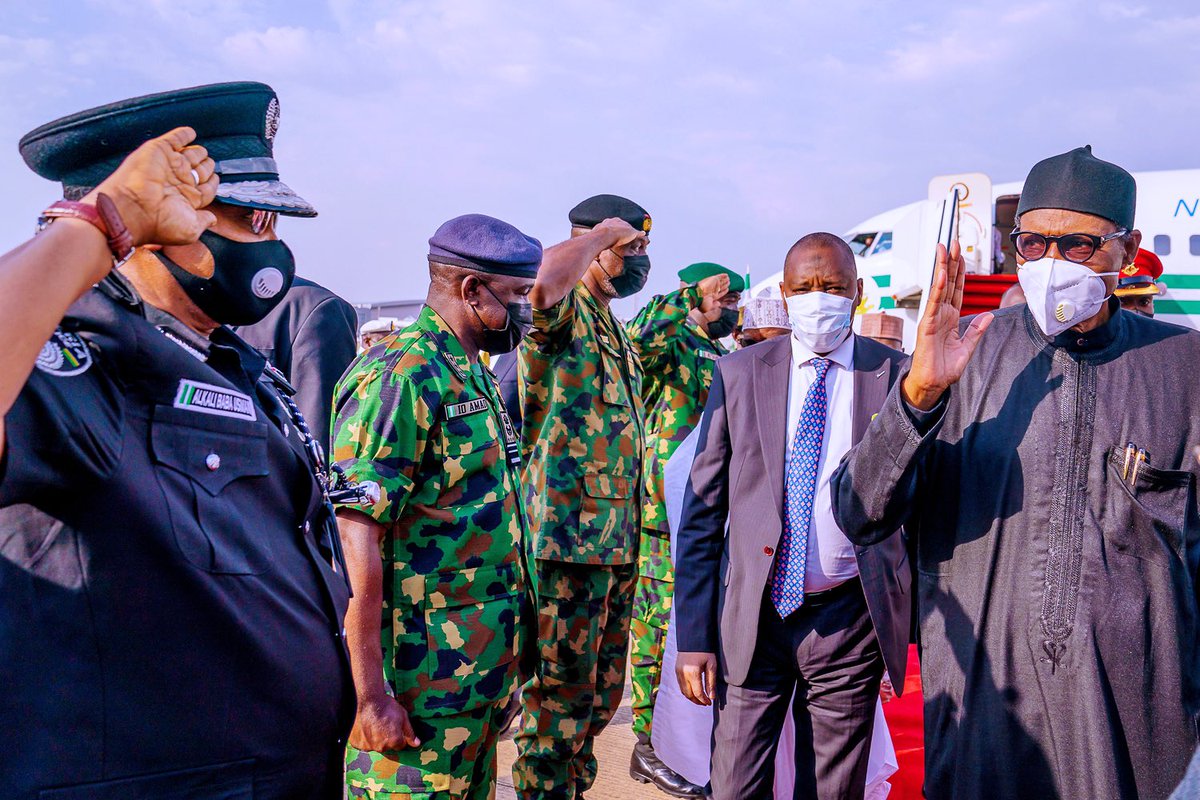 legitngnews's tweet photo. Photos from President  Buhari's return to Abuja after his private trip to London.

📸: @bahirAhmaad (Twitter)

#legitnews #buhari #legitng #muhammadbuhari https://t.co/ZaK3P6Zlu2