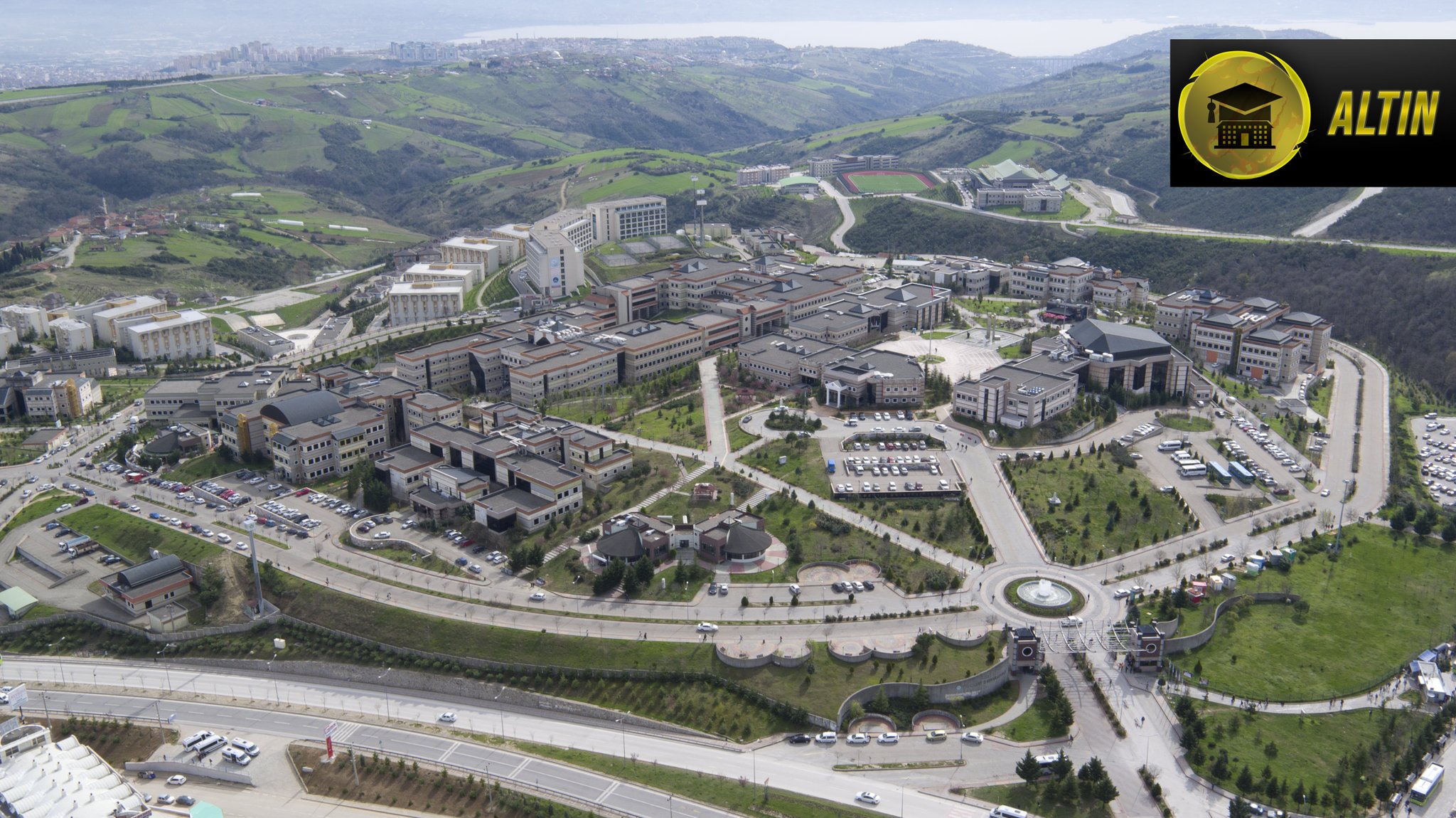 universite inceleme on twitter kocaeli universitesi ogrenci sayisi 72 037 kategori altin sosyal medyayi aktif kullanan ve cok sevilen rektore sahiptir dondurucu kis aylariyla muhtesem goruntulu umuttepe kampusu pismaniye yarismalari ve ilk