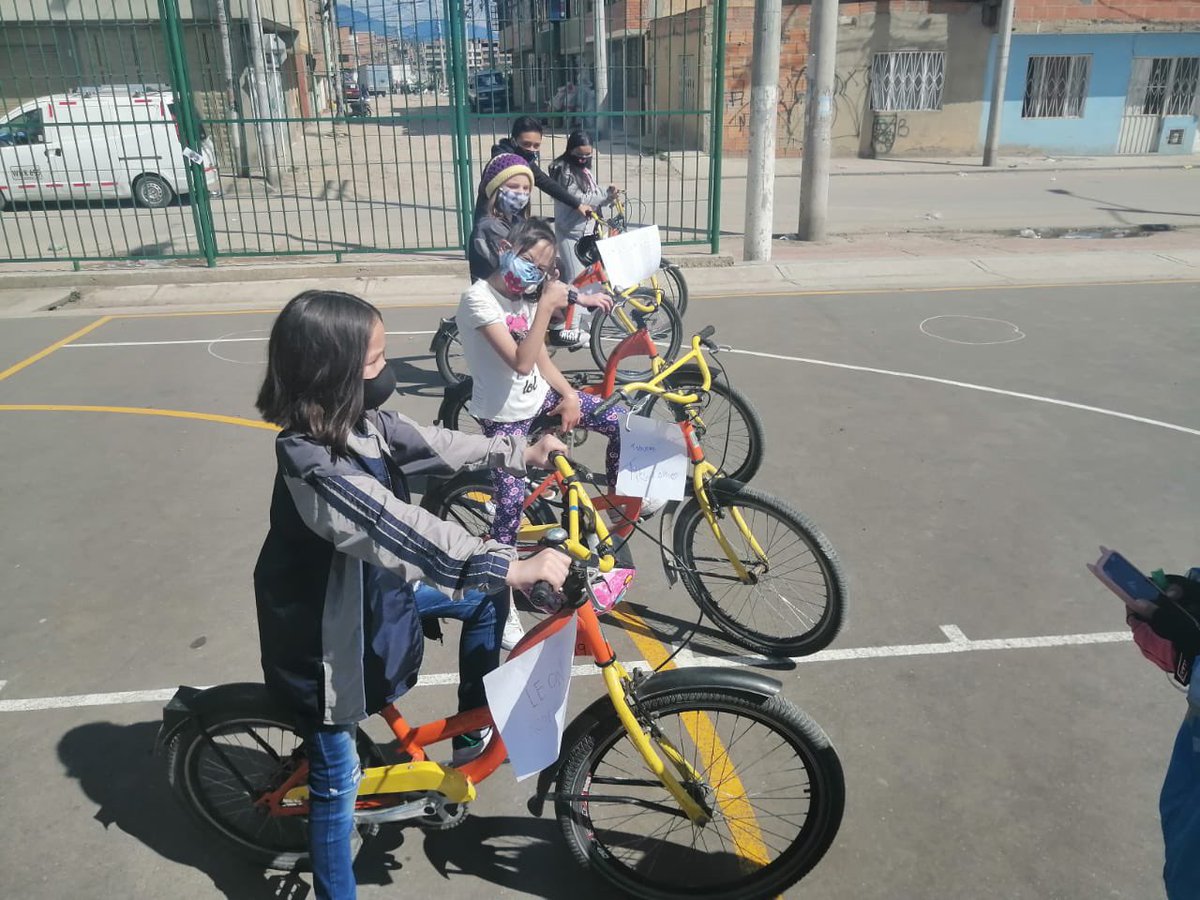 Al Colegio en Bici tweet media