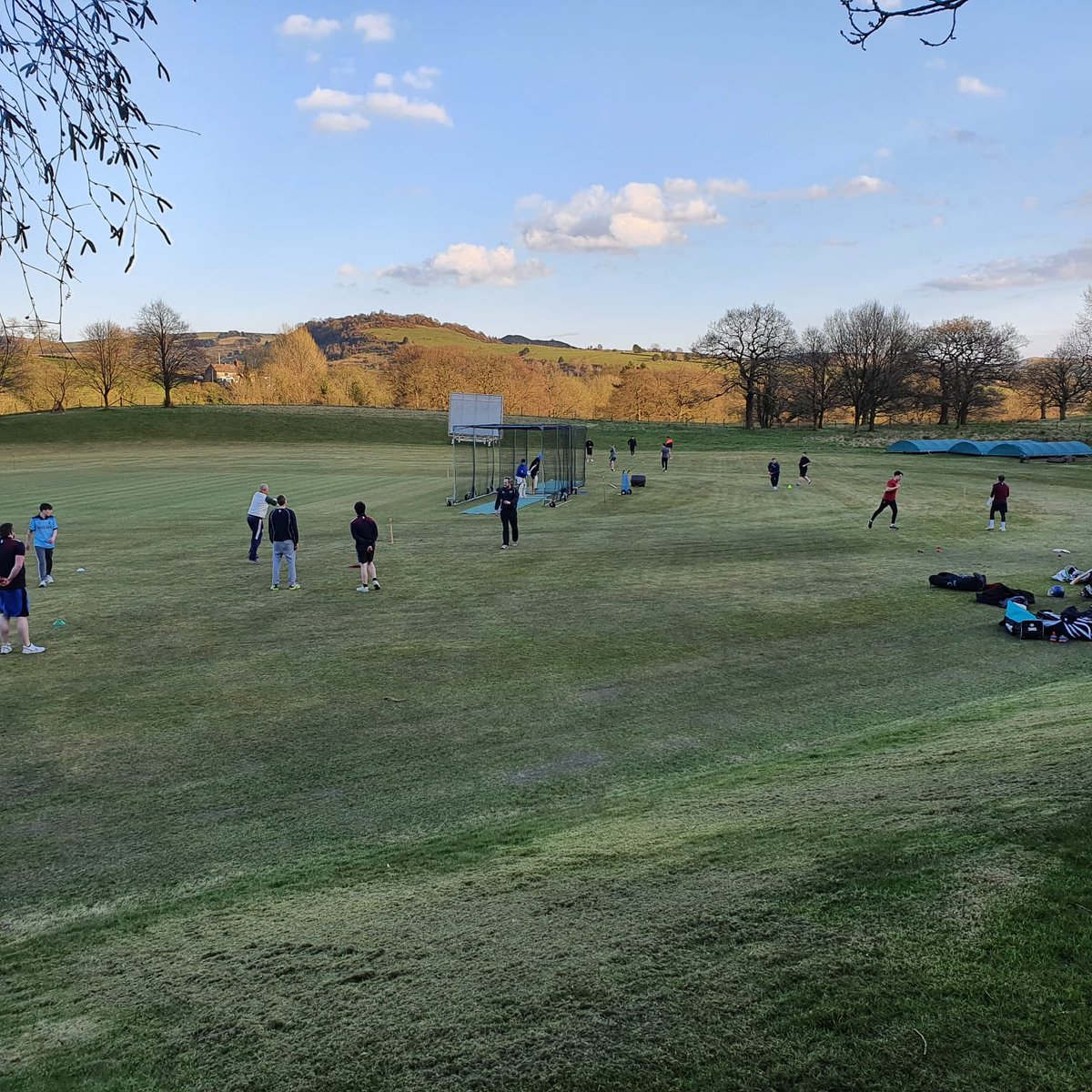 PottShrigleyCC's tweet photo. Great session last night at Pott Shrigley CC. 22 lads down... great effort by all! #gettingready #BIGsession https://t.co/9mmtYZBC6l