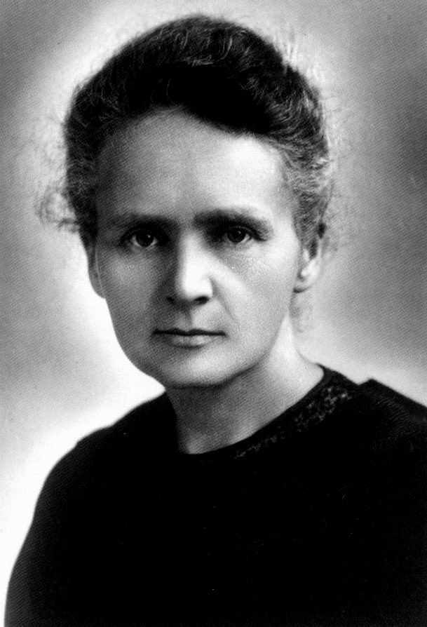 CerebrosG's tweet photo. ¿Quien es Marie Curie? Fue pionera en el campo de la radiactividad, fue la 1ª persona en recibir 2 premios Nobel en distintas especialidades física y química y la 1ª mujer en ocupar el puesto de profesora en la Universidad de París. Háganse un favor y vayan a ver esta película. https://t.co/lREJaKBgCX