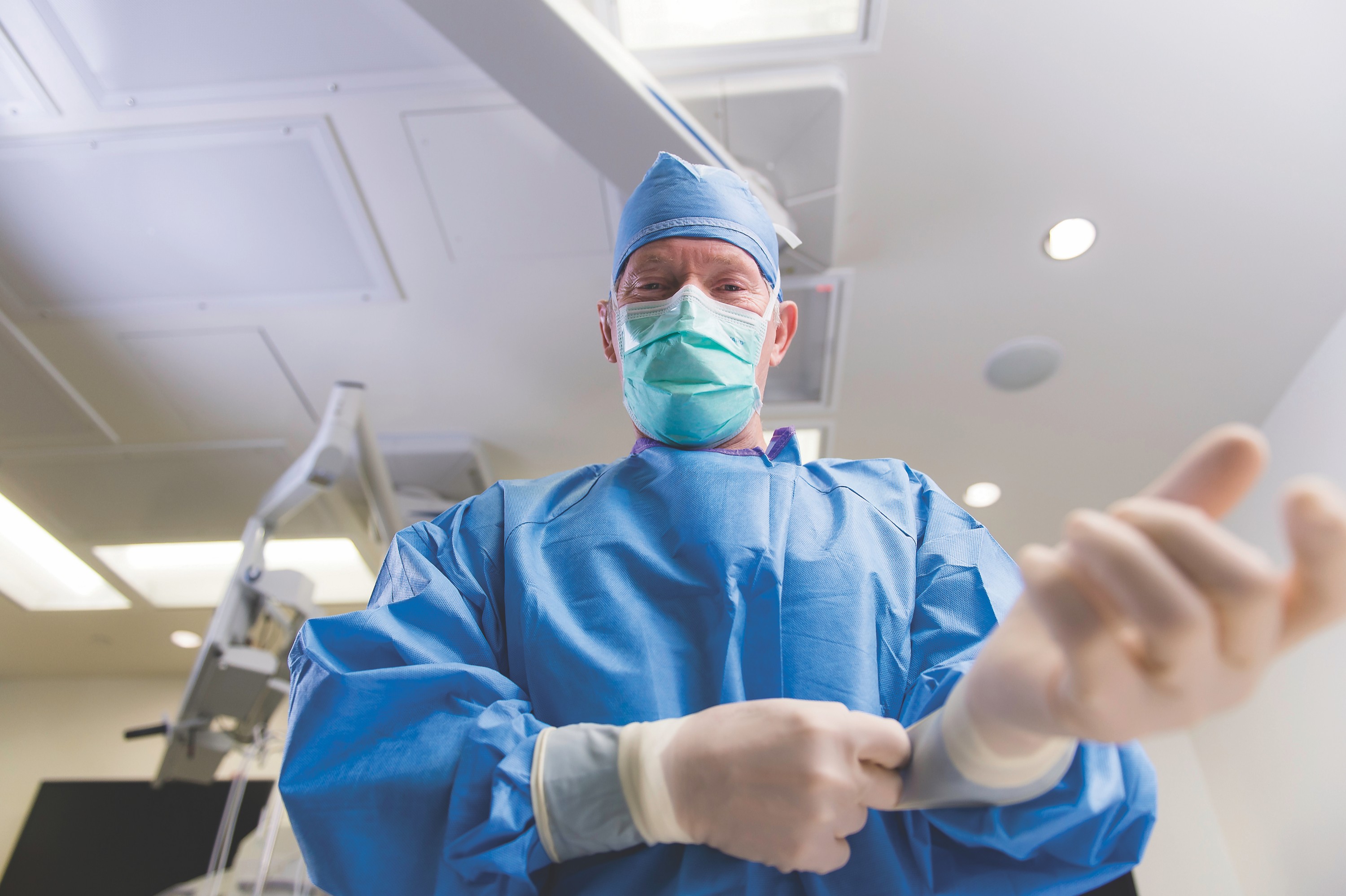 UC Irvine Surgery on X: "Great article featuring #UCISurgery professor and  chief of transplantation and surgical director of the kidney program Dr. Donald  Dafoe as he discusses the need for transplant surgery #