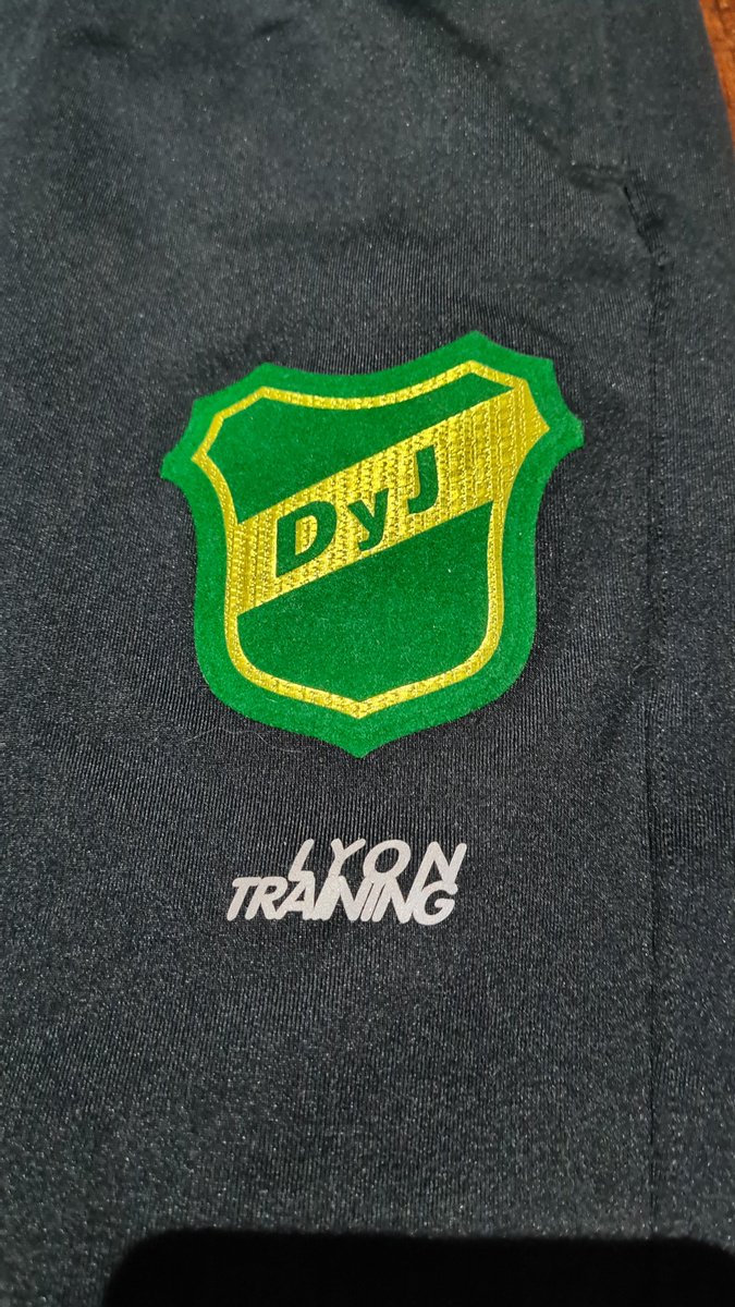 ChavoCanepa's tweet photo. 🔥⚽️¡#SORTEO!🎁

Se va el pantalón de entrenamiento del actual campeón de la RECOPA @ClubDefensayJus

REQUISITOS :
• Dar RT 🔁
• Seguir a @ChavoCanepa

Finaliza el 17/04⌛ https://t.co/p7RL3BcKTn