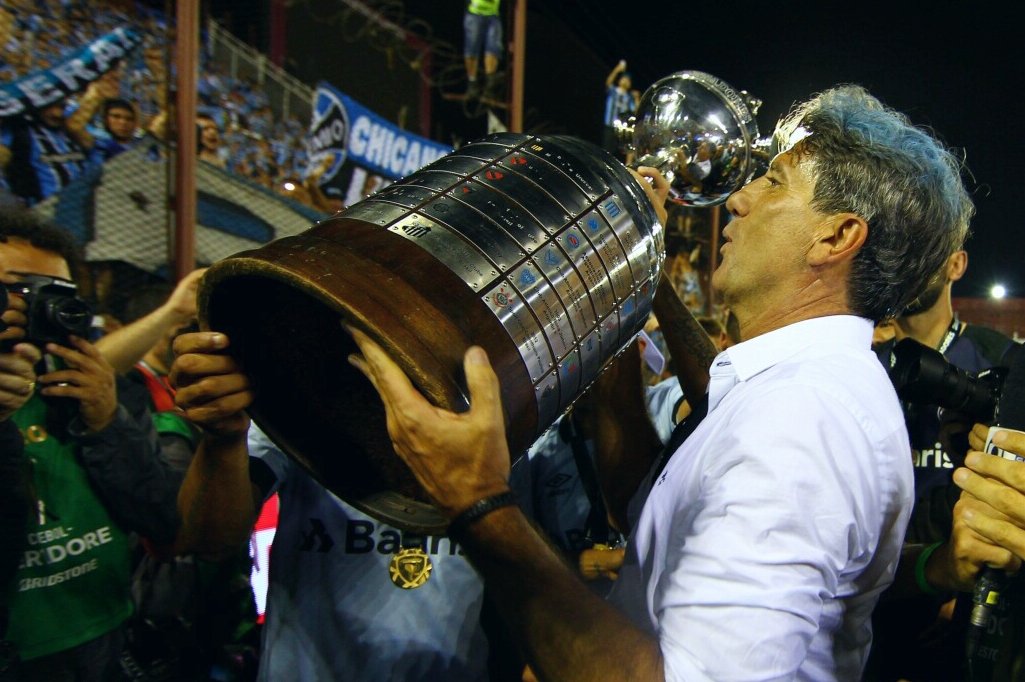 Gremio's tweet photo. Grêmio comunica a saída do técnico Renato Portaluppi. 

Leia a nota oficial em: https://t.co/uLTTl2Wlpf https://t.co/kPNZW8rXrR