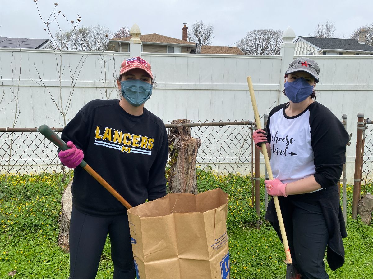 GardensHeroic's tweet photo. Get gardening and help out veterans in the community! - https://t.co/xaGMijwPS6 #grateful #usveterans #gardening #outdoors #community #compassion #joy #letfreedombloom https://t.co/4q7i8dZavZ