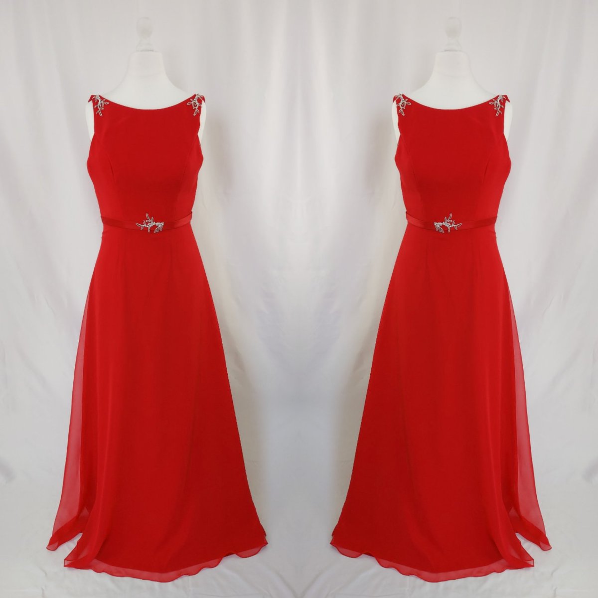 🍎 𝗬𝗼𝘂 𝗮𝗿𝗲 𝘁𝗵𝗲 𝗮𝗽𝗽𝗹𝗲 𝗼𝗳 𝗺𝘆 𝗲𝘆𝗲 🍎

We are absolutely obsessed with this gown with its elegant sparkle and flattering fit 🔥

Shown here in the colour Apple Red your Bridesmaids are sure to be noticed for all the right reasons 🥰❤

monamiebridesmaid.co.uk