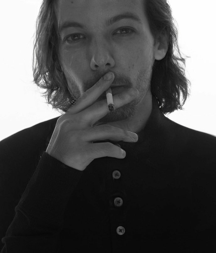 louesunt's tweet photo. I vote #Louies for #BestFanArmy at the #iHeartAwards https://t.co/uDoFLT08LQ