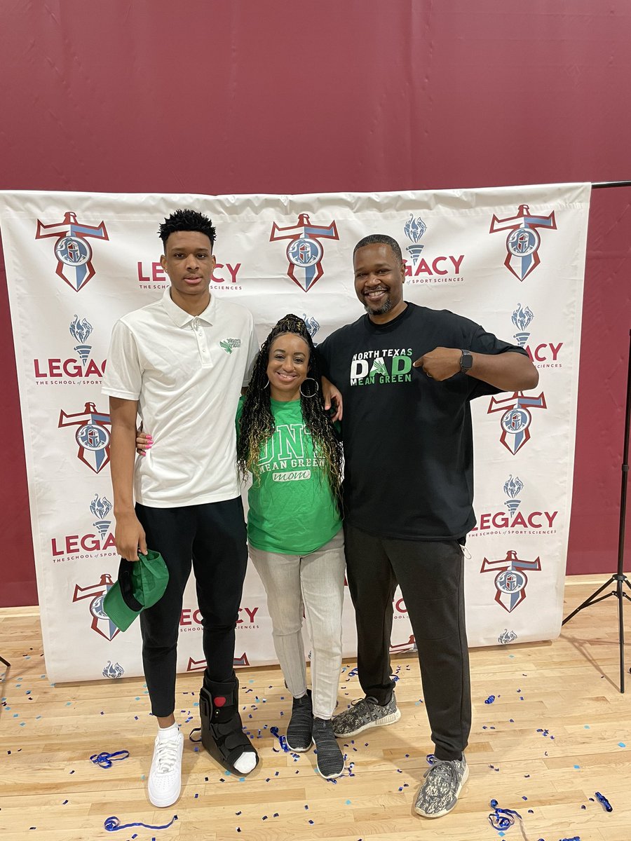 td4sho's tweet image. Proud dad! Boomer Sooner &amp;amp; Mean Green @LizzScott3 @Aaronnscott1 @latonyascott24
