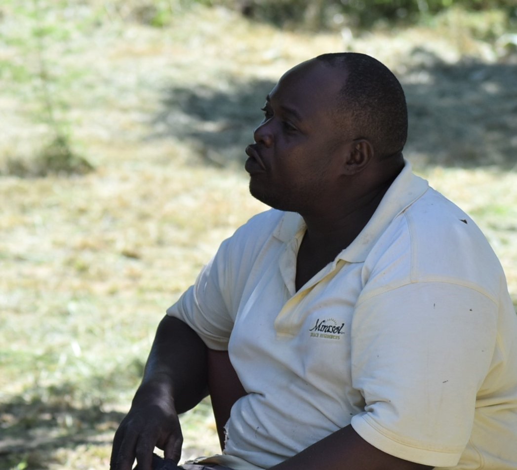 Mkhokhelee's tweet photo. Alert! Never Tshuma from Katambe Village in Dinde has been arrested. He is accused of inciting villagers to resist exploration for coal. Beifer Investments, operated by Chinese nationals backed by gvt, started coal exploration in the area . @ZimHRNGOForum @ZLHRLawyers https://t.co/FWD7jS3PyG