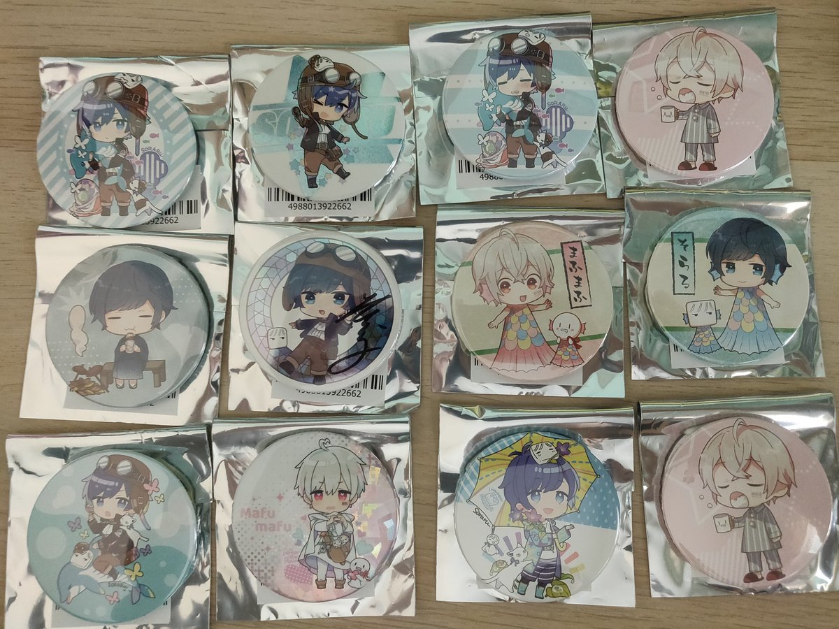 xbiancaai's tweet photo. My first time ordering merch was a huge success!!
Got Soraru-san's signed badge!! 🎉
#AtRLIVE2020 #AtR缶バッジ https://t.co/uQ2PyTwTv5