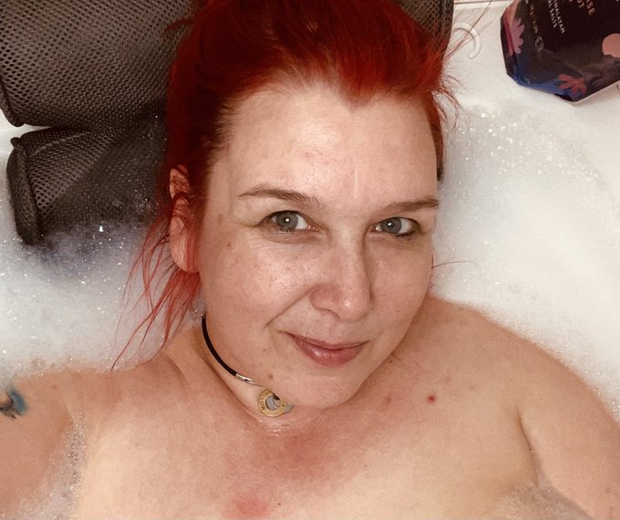 And relax thanks to my lovely pamper gift. It&rsquo;s been a long week with a family funeral and now time to<a href="/tag/footfetish"class="tags"><span>#footfetish</span></a><a href="/tag/feet"class="tags"><span>#feet</span></a>