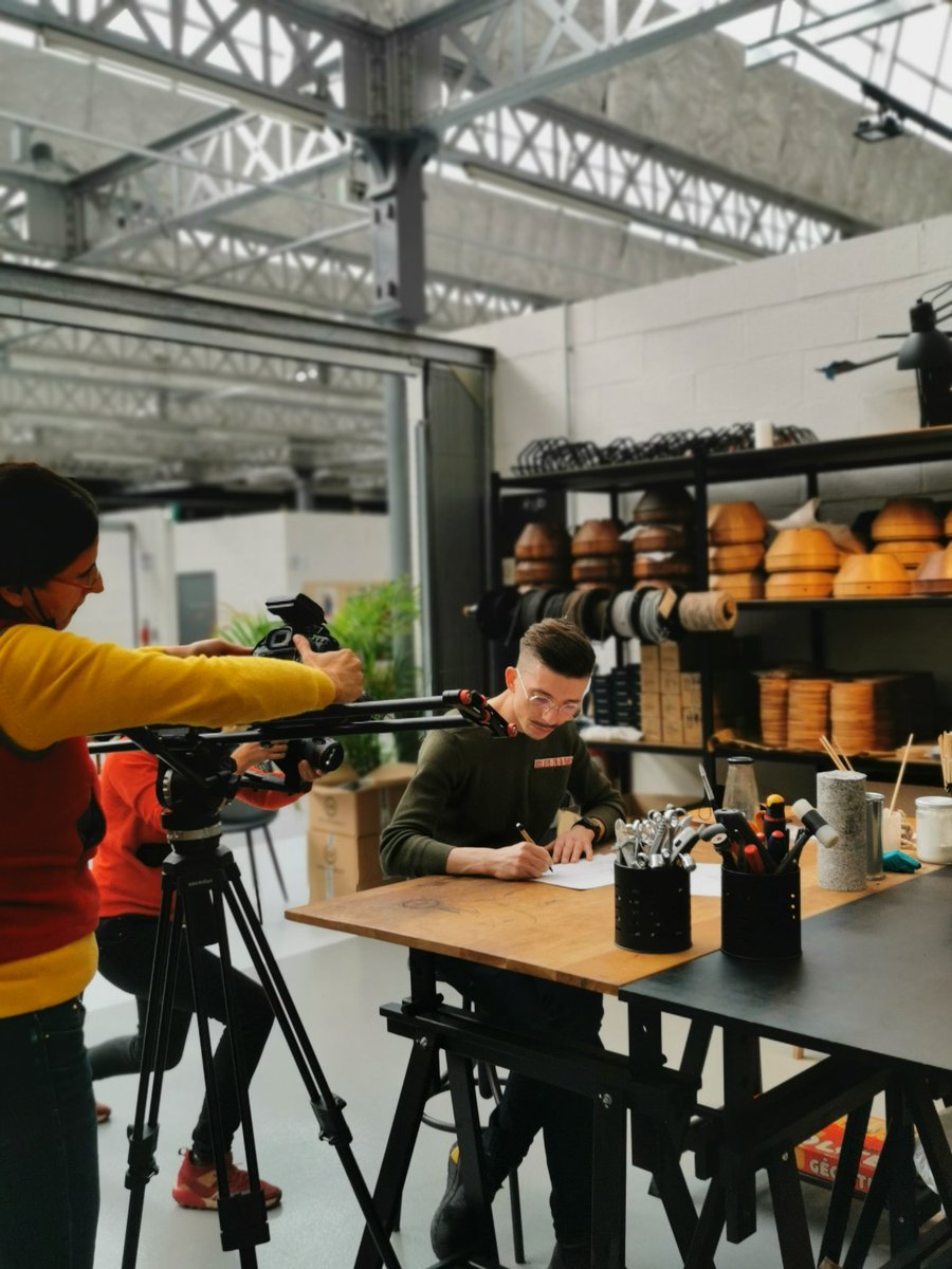 "ON PARLE DECO" J'ai le plaisir de partager avec vous ce projet fou. Une nouvelle émission de Déco, 100% web qui débarque dès le 09 mai, sur les réseaux sociaux. 
Un projet en partenariat avec <a href="/LaBanquePostale/">La Banque Postale</a>
#onparledeco #decoration #architecture #design #artisanat #webemission