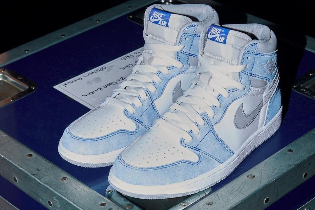 blue jordan 1 april 2021