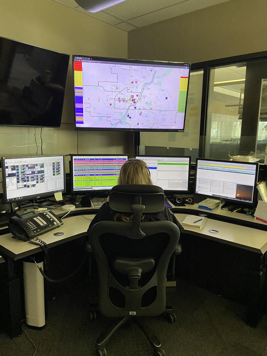 Chief_Nogier's tweet image. Congratulations to Special Constable Kathy Richards - 2021 Sask911 Telecommunicator of the Year... The SPS is proud of her achievements &amp;amp; commitment to public safety!  #multitaskmaster