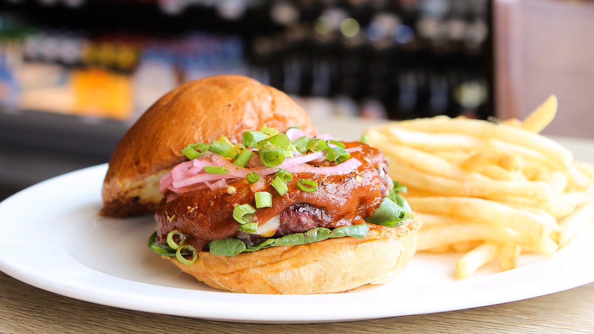 Looks like we found our dinner plans tonight 👀 

(📸: Vindaloo Burger) #DineTheKitchen #TheWoodlands