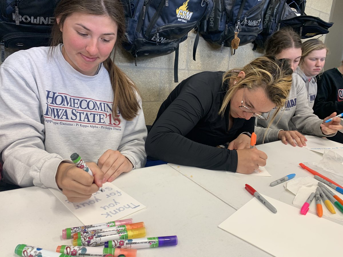 CSMFlamesSB's tweet photo. Spirit of Service Day! The CSM softball team picked up trash on campus in the morning and then made cards for patients at the Omaha VA Medical Center in the afternoon. #CSMservice https://t.co/RI9W4yAZea