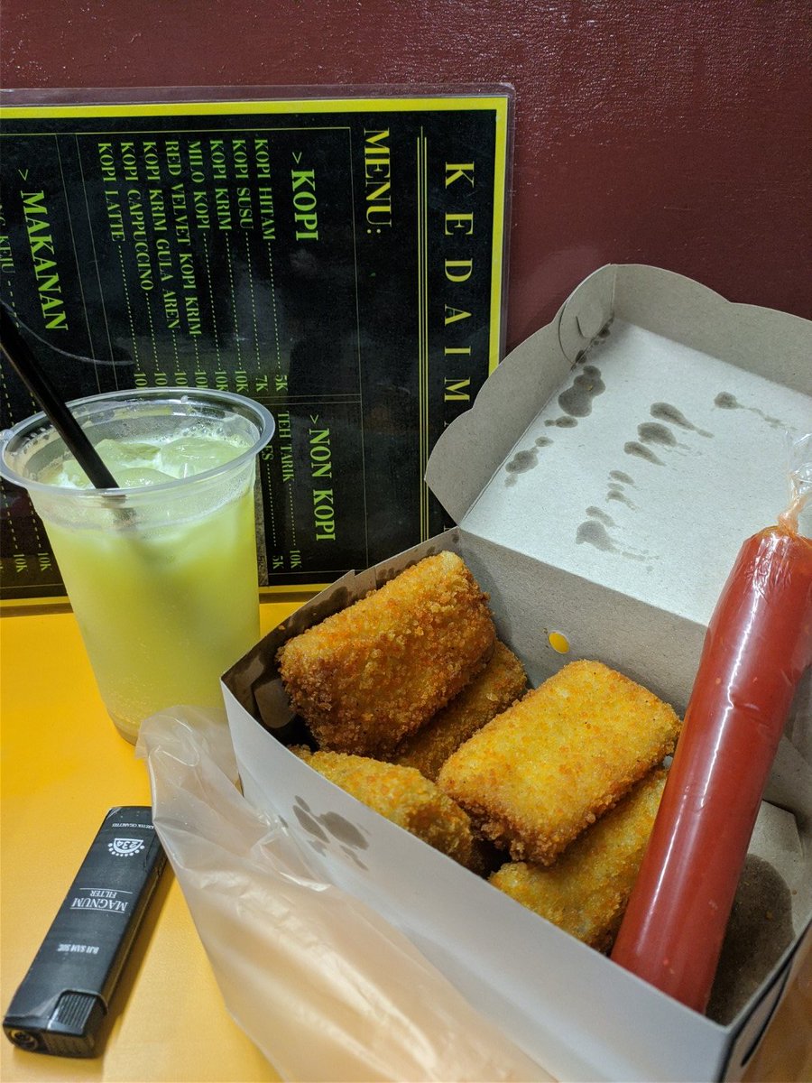 salah satu risoles mayo yg enak di samarinda 
cocok buat buka puasa ✨
langsung teror ke ig @wadai__acil