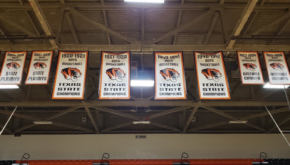 ElPasoHSMBB's tweet photo. @ElPasoHSMBB would like to welcome @CoachJoeGolding and his family to @UTEP_MBB Both of our programs have storied traditions and our community is ready more banners. #GoMiners #WeRepEP ⛏🧡💙⛏ @ephsofficial https://t.co/W5Dym3T3PN