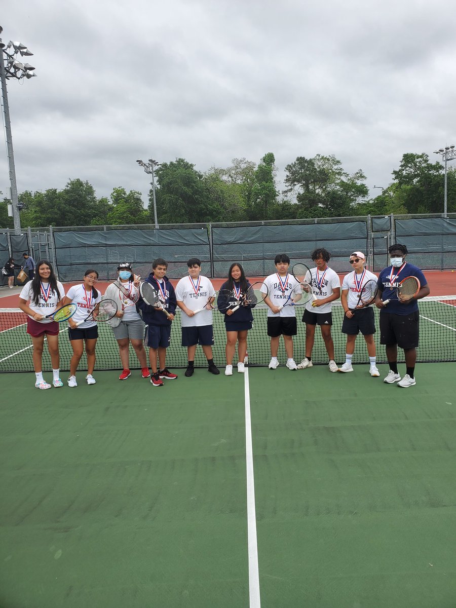 The next generation of Falcon Tennis is on the rise! These freshmen have put in a ton of work to be where they are at. Special shout out to Mani Sayrath who finished 1st in girls singles and Angel Cortes who finished 2nd in boys singles! #BOD #FalconStrong #BeTheOne 🎾💪🏻