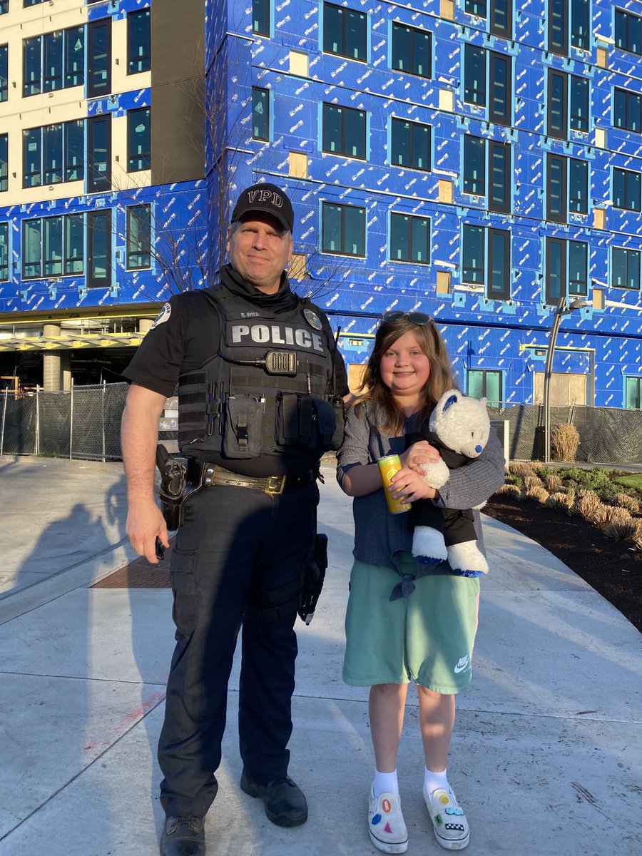 MattHermen's tweet photo. Thank you ⁦@VancouverPDUSA⁩ for your service. https://t.co/Tu3BQBiZXD
