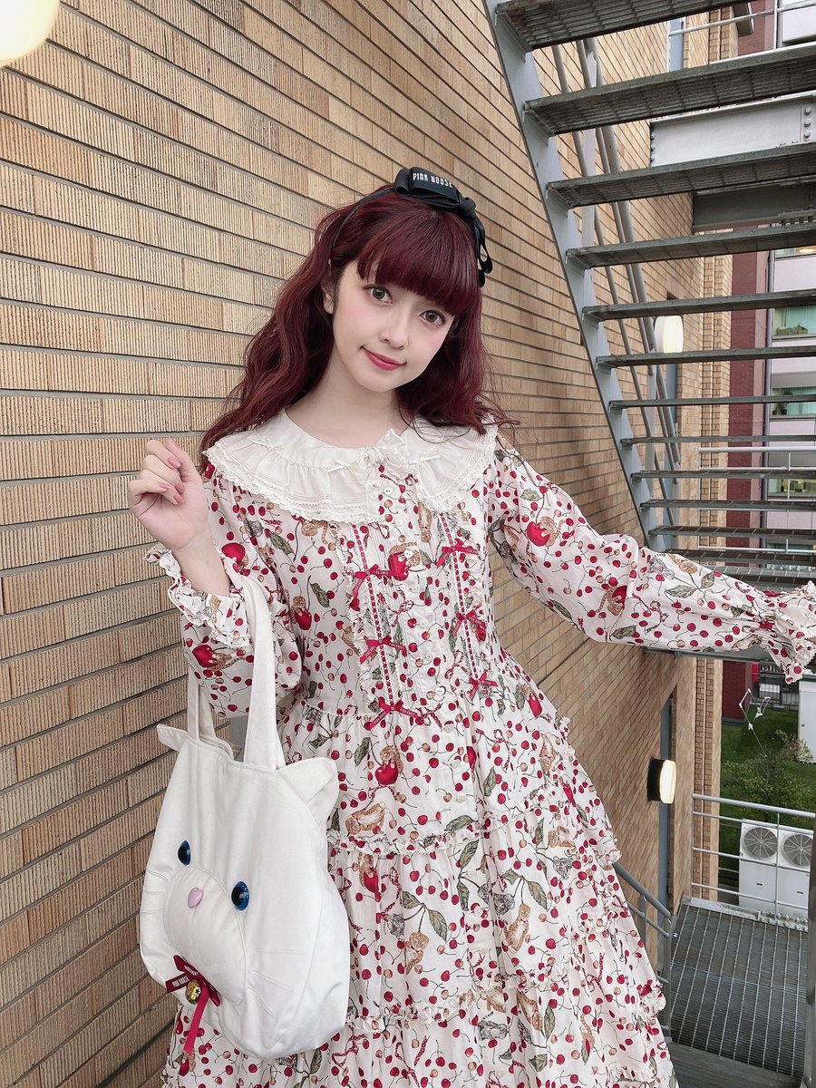 ピンクハウス misako erinko 青木美沙子 コラボカチューシャ 赤