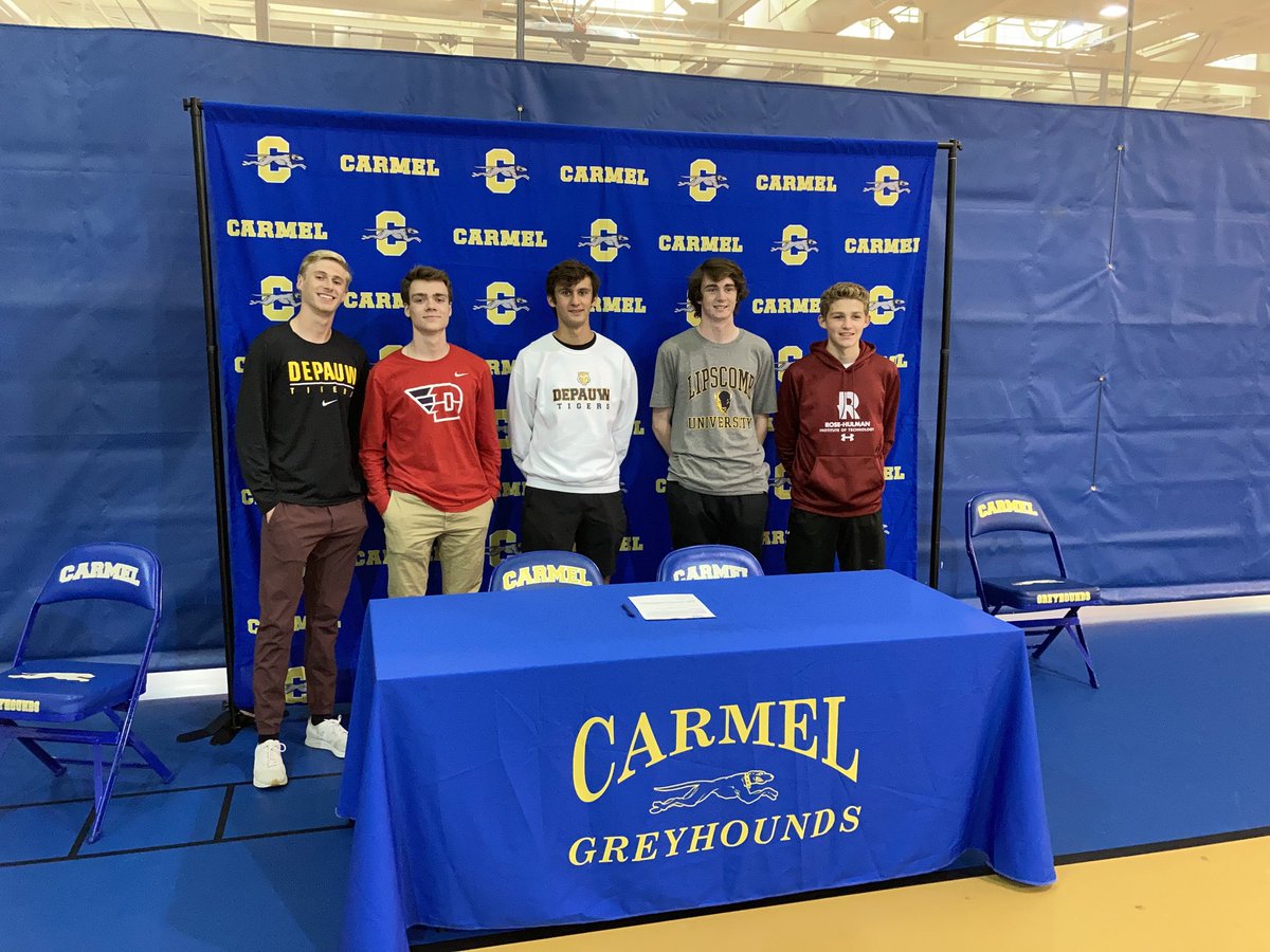 Signing day for the ‘Hounds!
Hudson Alden (DePauw), Jacob Fisher (Dayton), Nate Seketa (DePauw), Bing Hudson (Lipscomb), Carter Lindfelt (Rose-Hulman)