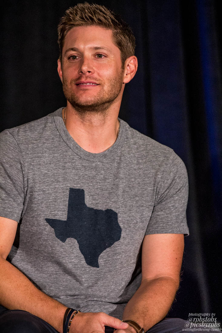 picsbyrobs's tweet photo. .@JensenAckles β Salute to Supernatural Dallas 2016 #dallascon #dallascon2016 #spndallas #jensenackles https://t.co/UsEZhltbhe