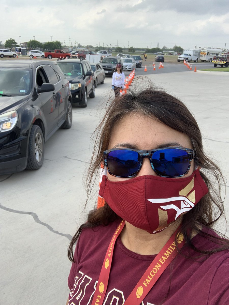 MrsRoblesPE1's tweet photo. Helping during vaccination clinic representing @LFCISDFamEngage https://t.co/icmcDgCNaH