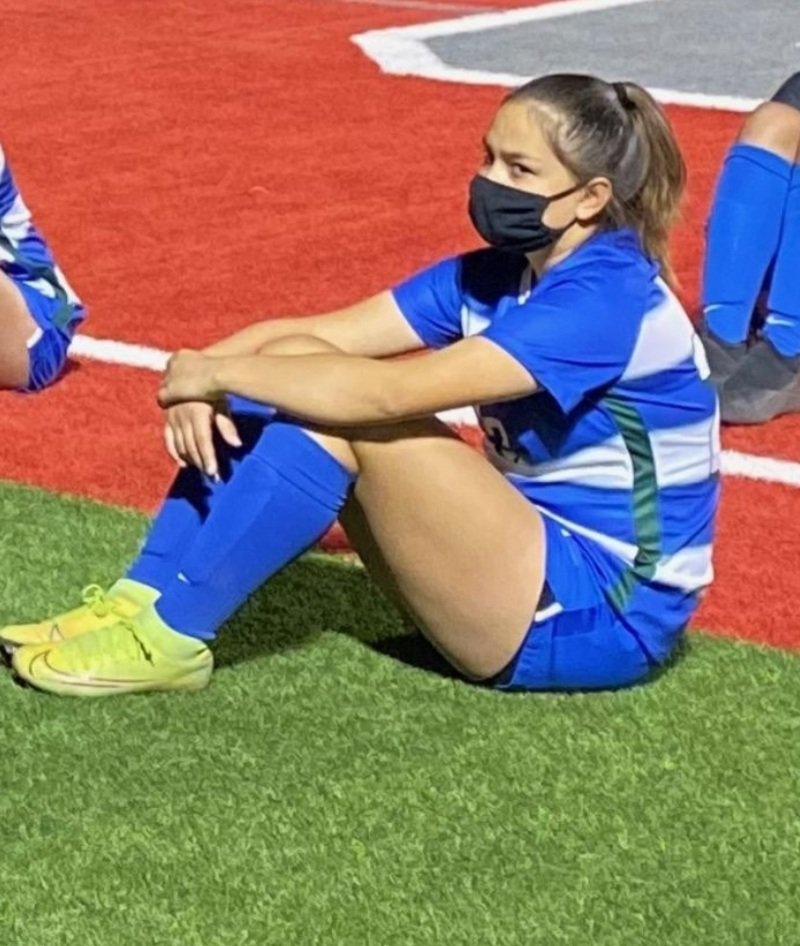 GirlssoccerRams's tweet photo. Congratulations to our 1st Team All District.
Jayda Villa (Fr) Defender
Amani Alvarez (Soph) Defender
Reghan Roscoe (Sr) Defender
@JaydaV_22 @MontwoodHS @jmonclova_WDSMS @CoachGuzman_MHS @Fchavezeptimes #BTR #ALLIN https://t.co/3oqti6PICm
