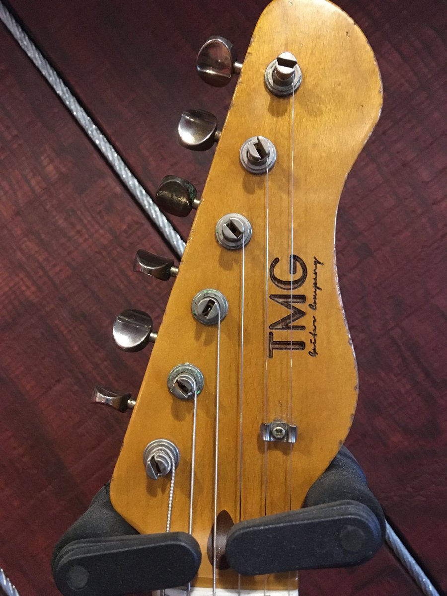 SilverFoxSound1's tweet image. Check out TMG guitars. This is my “telli” style. Is beautifully reliced, and can be made to your custom specifications. Plays incredibly easily, and has that vintage sound I have been missing another Telli style Guitars.