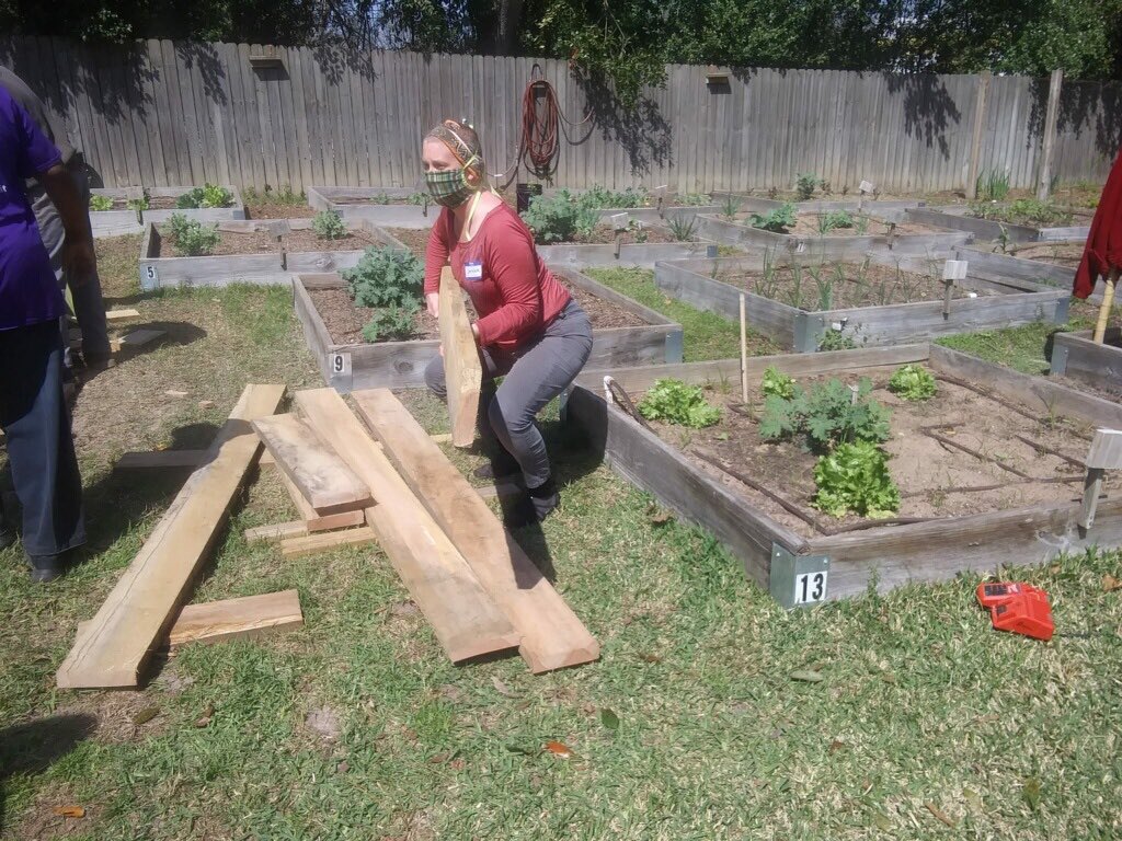 wpcnac's tweet photo. We are partnering to place garden beds in yards in the SE part of town. The beds are built, but WE NEED HELP getting soil off trucks &amp; into beds. Please, if you are able to give even 30 min MEET AT BROWN FAMILY HEALTH CENTER at 4pm, Friday, April 16. @SFATheBIGEvent @AIA_SFA https://t.co/hcFDvnjKHs