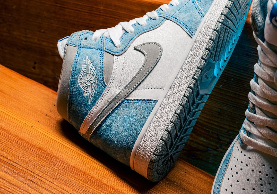 more sneakers twitter