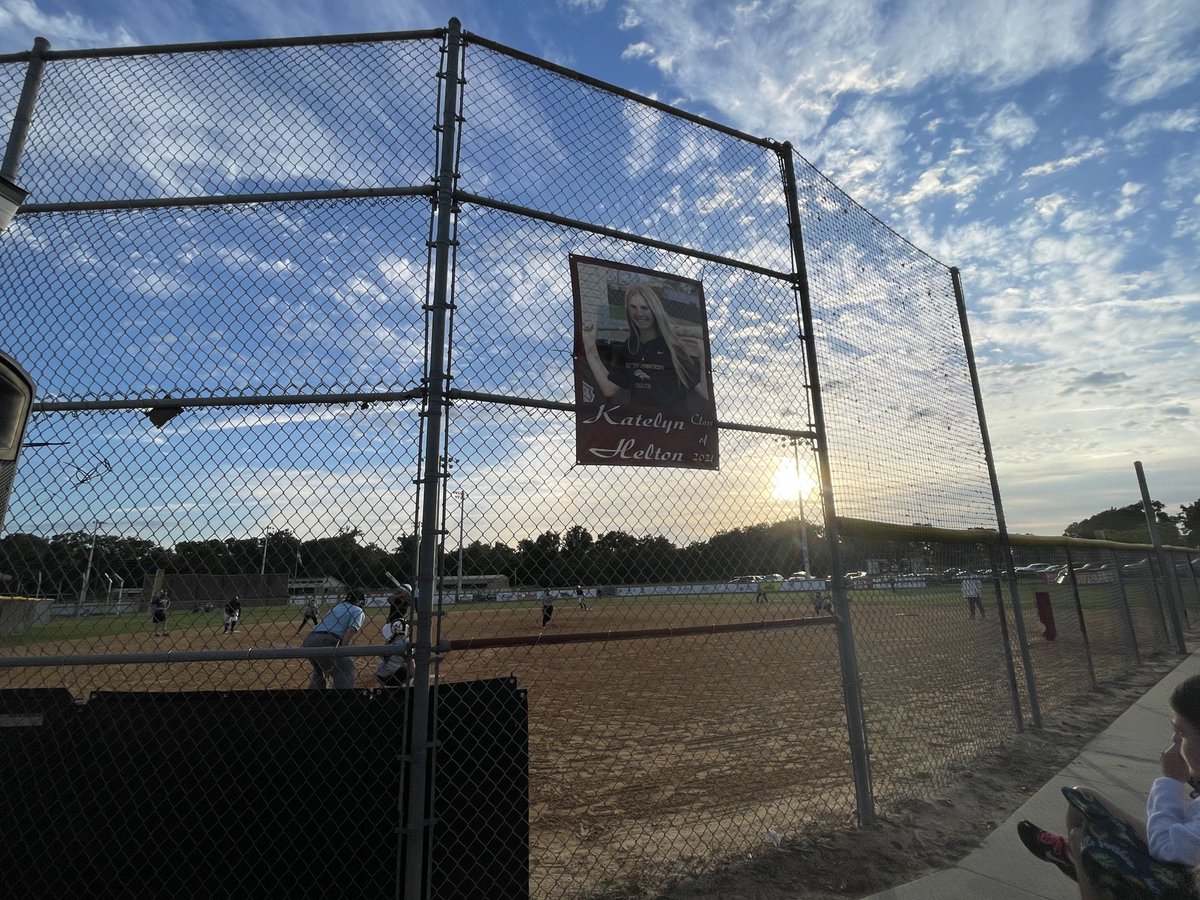 Beautiful night for softball on the Northside! ⁦<a href="/NMColts/">North Marion Colts Athletics</a>⁩ ⁦<a href="/NMColtsSoftball/">North Marion Softball</a>⁩