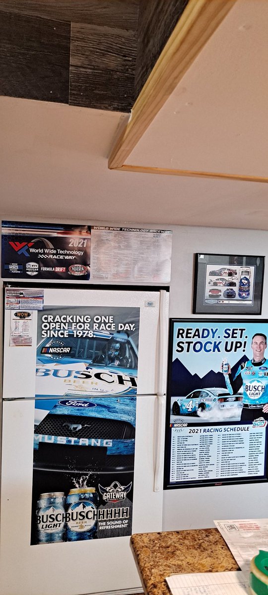 gehnerjd's tweet photo. Stopped in for a minute today at my favorite place. Got updated poster for 2021 season, and schedule of events.  @WWTRaceway @doneill21 @avandemore5 and #TwitterlessWinter thanks for the chat. We even picked weeds while talking https://t.co/66NmkTCTbI