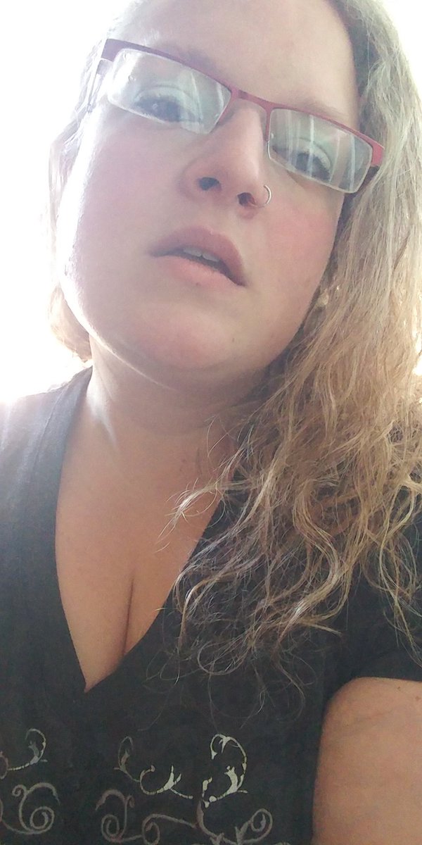 MsConduct3's tweet photo. That look of wanting hunger. 😈🤤❤️💦

🌟RT and Follow🌟
@AllKindsOfWomen 
@HotPromotes 
@GoldenBBWs 
@PromoKingpin 
@RtPromoking 
@welovethick 
@Hawker881_Promo 

#thick #glasses #sexy #tease #curls #curlygirl #greeneyes https://t.co/8fjaQcHhMR
