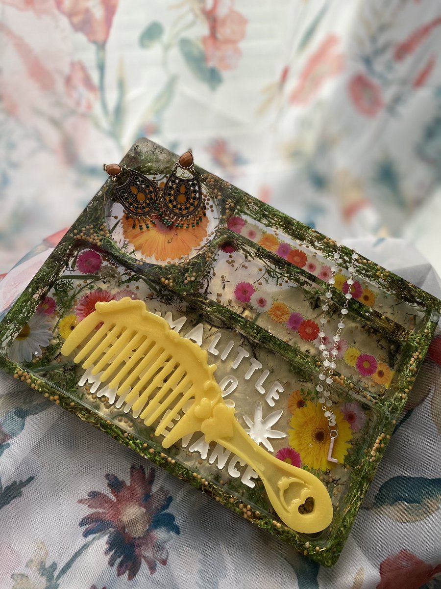 LoganCustomized's tweet image. ✨NEW TRAY MOLD ALERT🌾

7x5 tray🌿! Perfect for holding jewelry, makeup, or any small findings! 🤍
items in picture not included*

Do you guys want to see a custom option for these on the site?! Let me know! 🦋

LINK BELOW to buy this one! 1:1

customizedbylogan.squarespace.com/shop