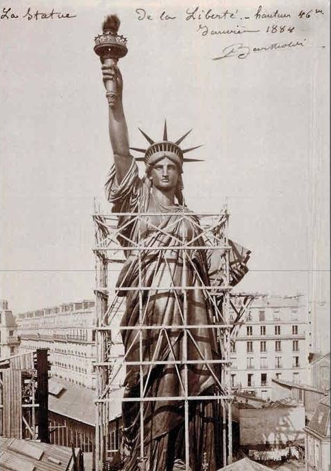 68 Colmar @ achèvement de la construction de la statue de la liberté dans les ateliers Gaget Gauthier de Bartholdi  1884