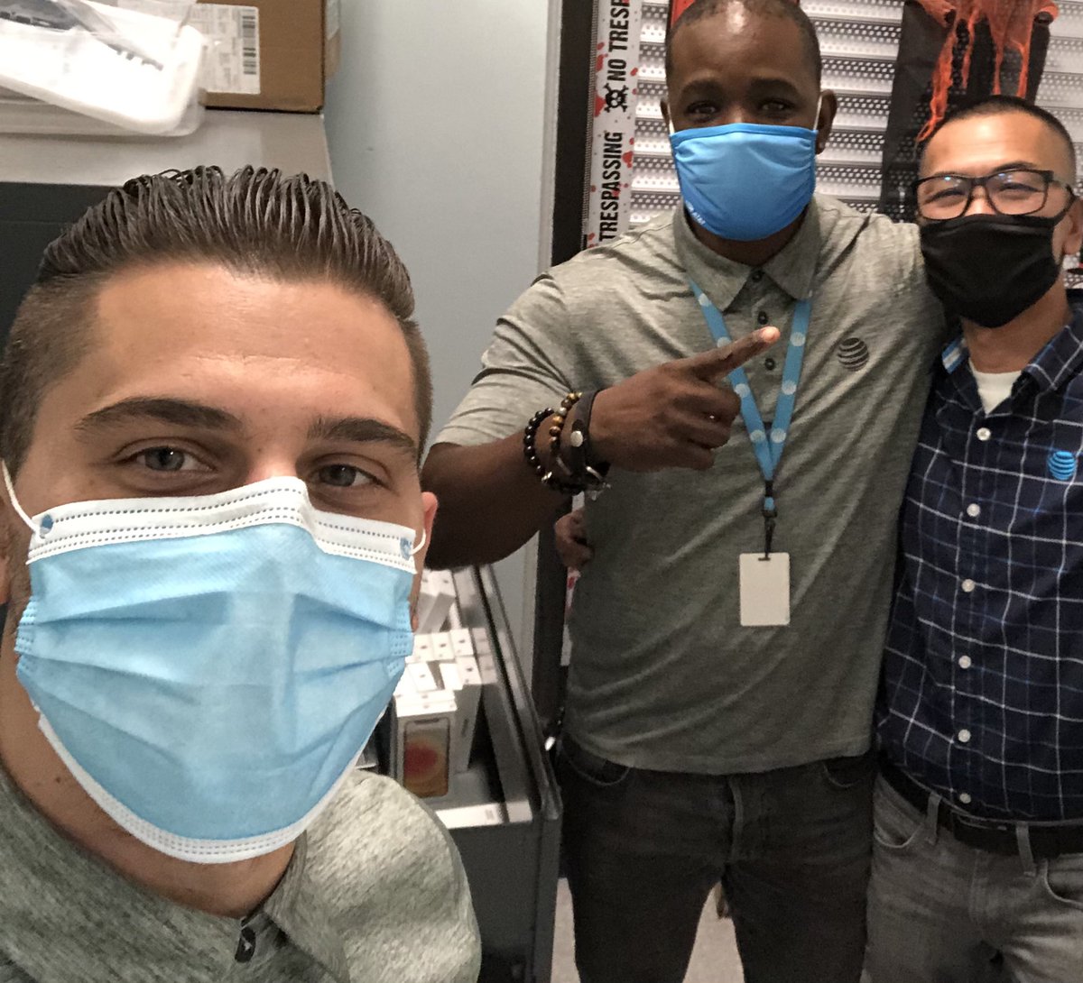 At the HUB Grabbing equipment with two of THTs best! #ATT #IHX