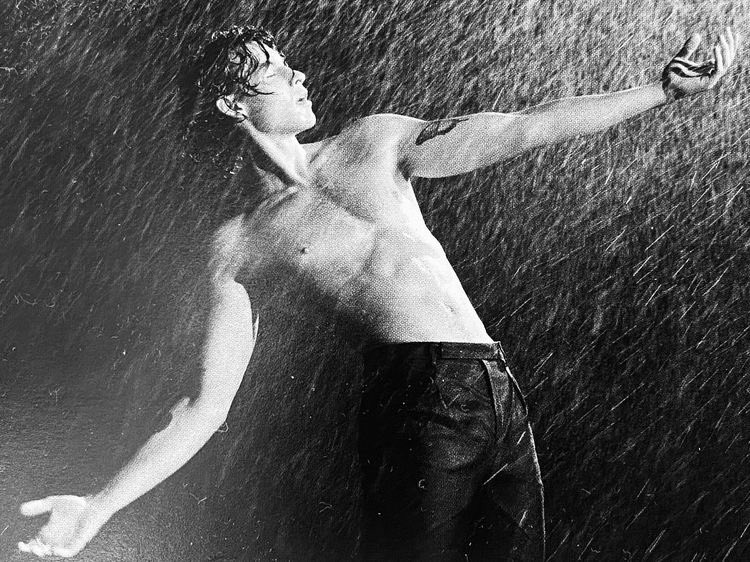 postsmendes's tweet photo. shawn mendes is a work of art https://t.co/NWmOEMpmyF