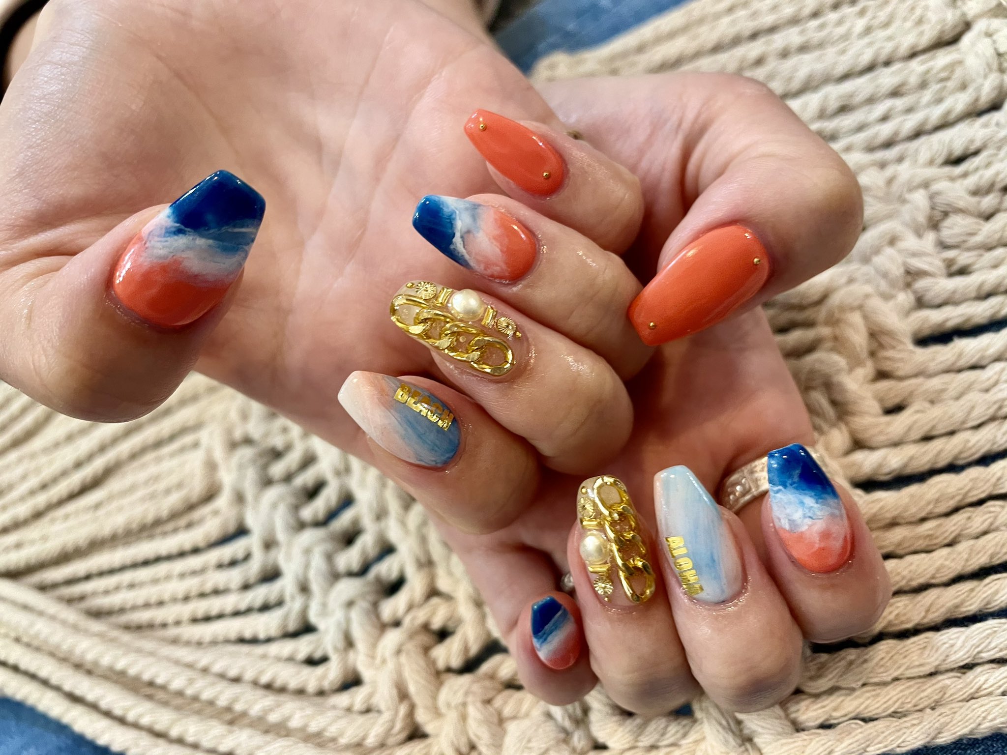 Pppyyy 0 今月のネイル Nail ネイル ジェルネイル 自爪ネイル スクエアネイル カラフルネイル 夏 ネイル 夏先取りネイル ロングネイル マーブルネイル サンセットネイル 夕焼けネイル パーツネイル ゴールドパーツ ネイルデザイン ネイル