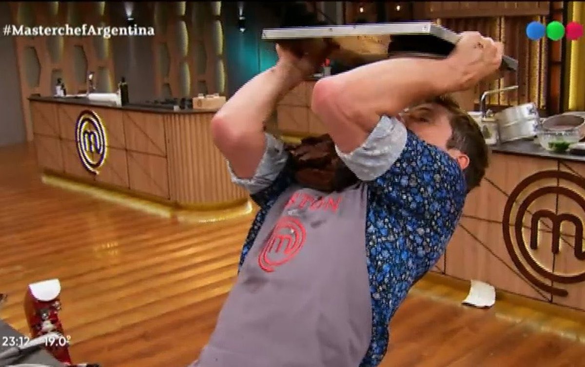 - Directivos de <a href="/StellaArtois/">Stella Artois</a>: Armemos una noche temática en <a href="/MasterChefAR/">Masterchef Celebrity Argentina</a>, combinando nuestro producto con tortas finas y elegantes.
- Las tortas finas y elegantes: