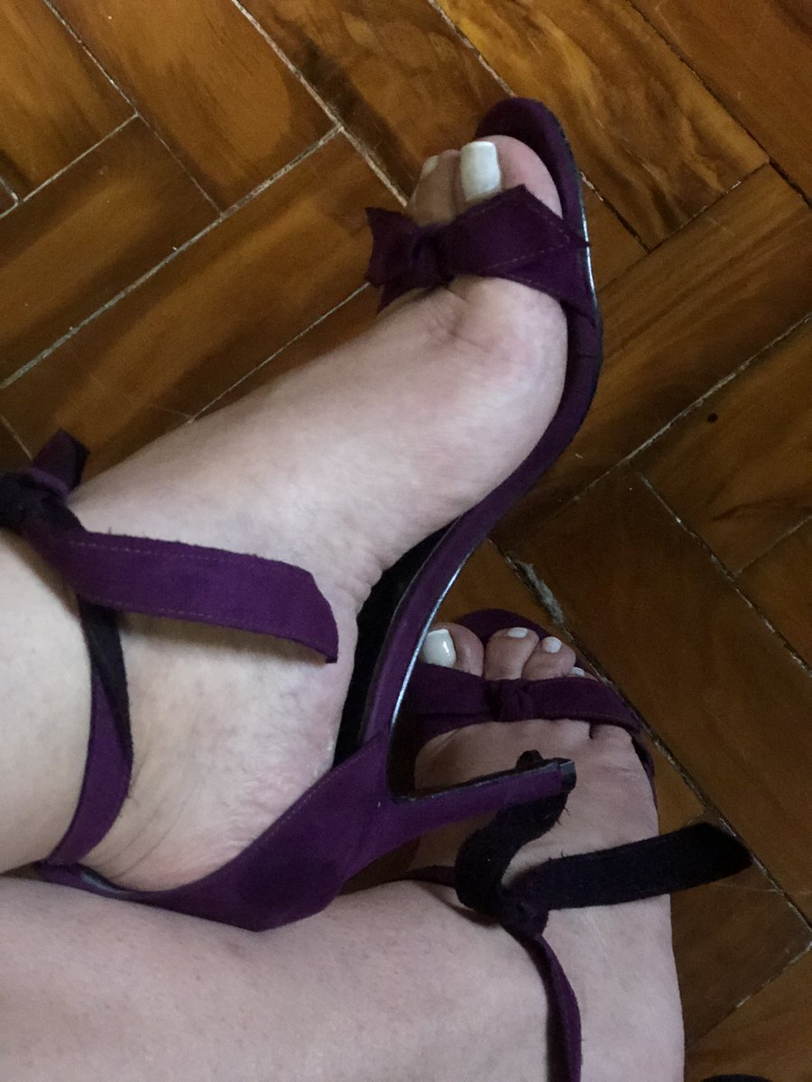 EmmeMistress's tweet photo. #podolatriabrasil #foot #pes #fetiche #latex #bdsm https://t.co/MV1Bu6It64