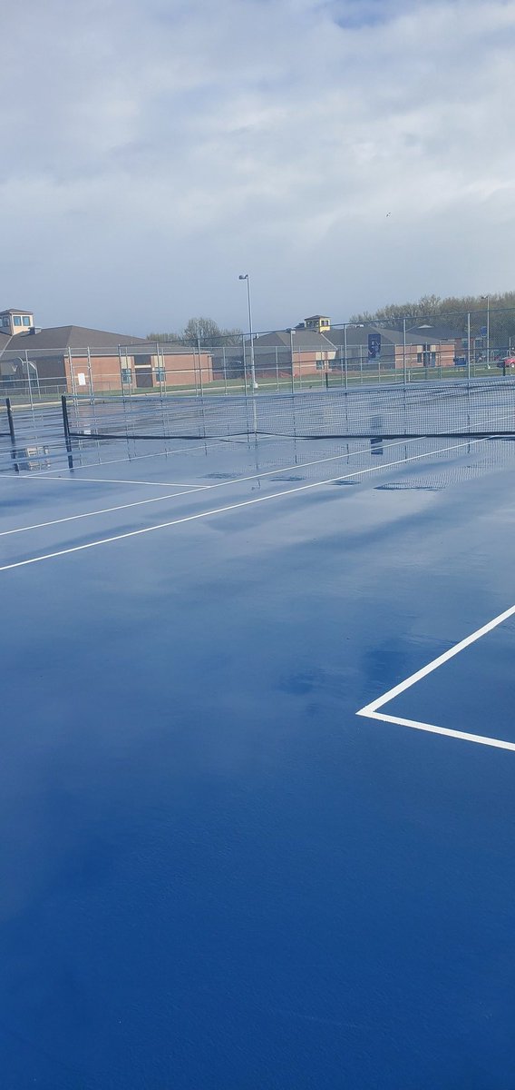 midview_tennis's tweet photo. Set back with rain today but back at it tomorrow with 1st day of LCAAA In A.Lake
Goodluck to
#1singles Luke Baron
#2singles Thomas Booth
#3singles Charlie Pinter
#1doubles
Chaz Yates/Kaiden Koch
#2doubles
Kevin Baldoza/Ashton Mariner
#GoMiddies https://t.co/JFatocxWSv