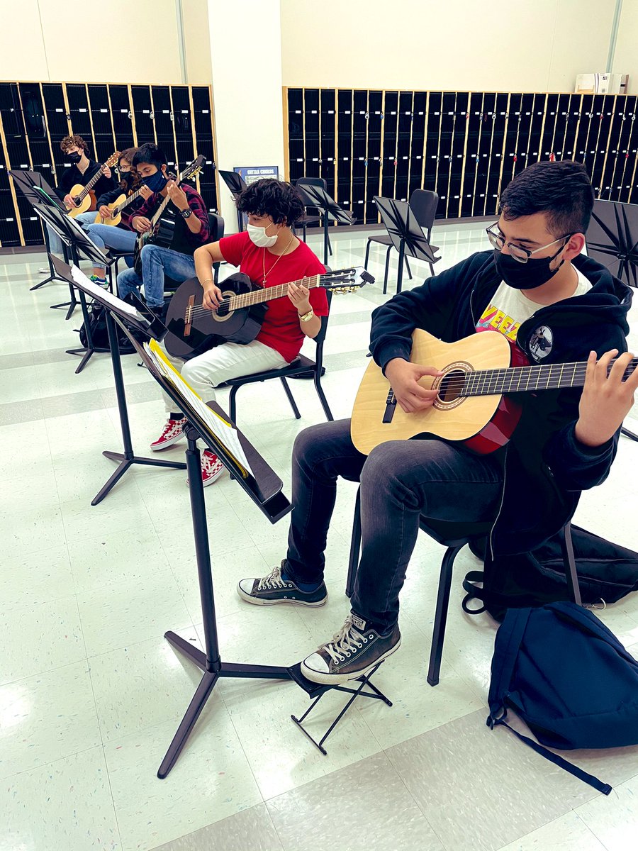 GuitarVmhs's tweet photo. Guitar 1 ensemble is getting ready for our Spring concert. #VMHSEagles #eaglepride #ccisdproud #guitarsaloninternational #classicalguitar #ccisd #gtrfound #guitarsalon #eaglestrong https://t.co/4ZsEBSO7AZ