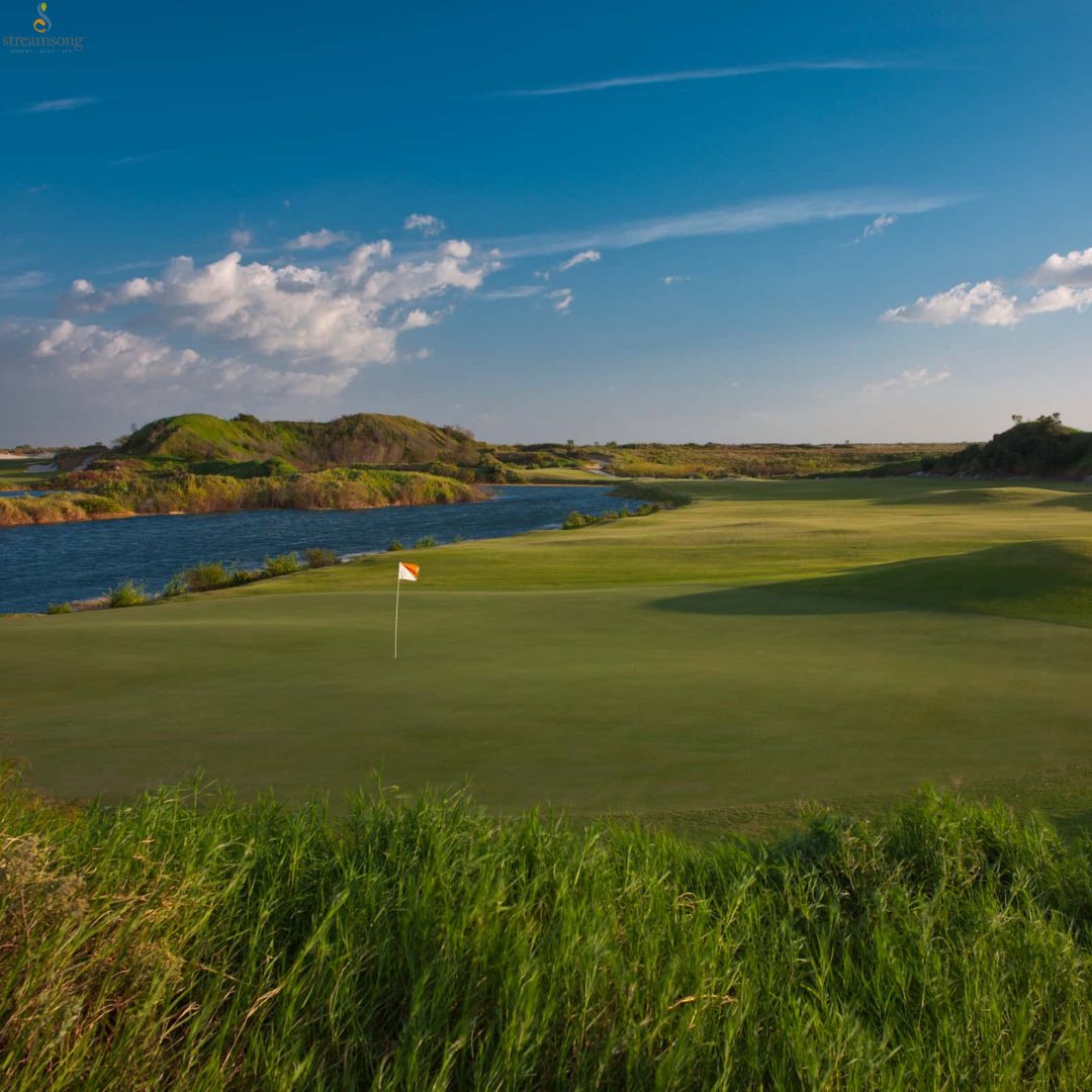 streamsong's tweet photo. Golfweek’s Top 100 Courses You Can Play in the U.S rankings ⬇️

🔴 Streamsong Red: No. 17
⚫️ Streamsong Black: No. 21
🔵 Streamsong Blue: No. 22 

#Streamsong @golfweek https://t.co/hXo45RxBe1