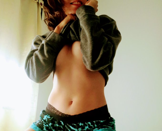 Les deseo un hermoso d&iacute;a💋.## I wish you a beautiful day #lunakrdn #sexy #selfshot  #nude #naked #selfie<a href="/tag/lingerie"class="tags"><span>#lingerie</span></a><a href="/tag/selfie"class="tags"><span>#selfie</span></a><a href="/tag/real"class="tags"><span>#real</span></a><a href="/tag/booty"class="tags"><span>#booty</span></a><a href="/tag/brunette"class="tags"><span>#brunette</span></a><a href="/tag/lips"class="tags"><span>#lips</span></a>