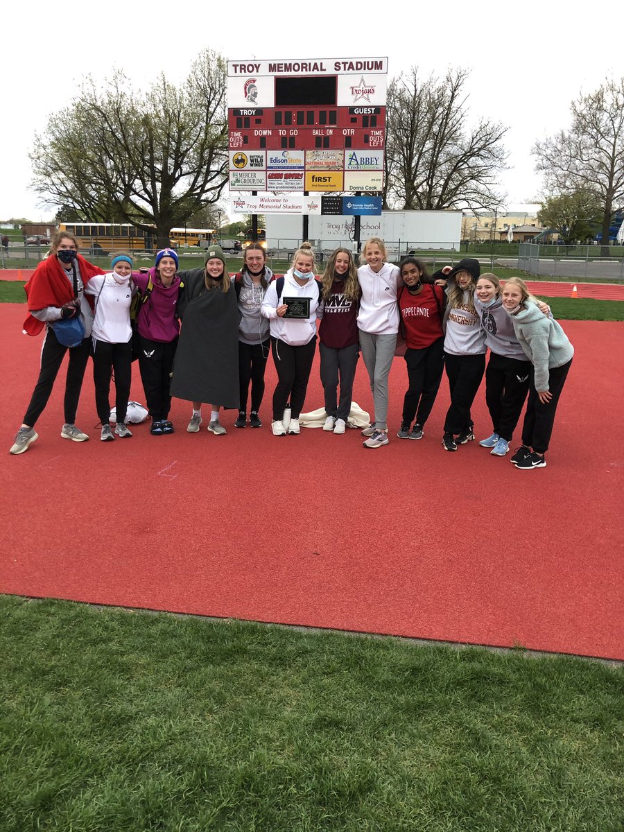 stanUD1317's tweet image. Great group of kids tonight did awesome at Miami County Championships. Boys took first and girls were runners up! #tippspeed #fastfastfast @TippMS @TippRedDevils @Tipp_Track @TippecanoeAD
