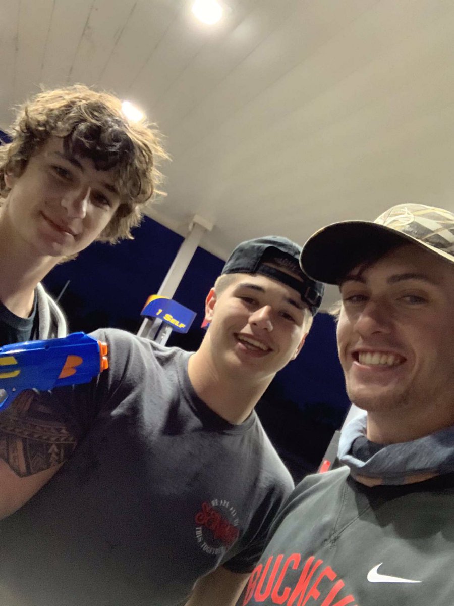 Elm2021's tweet photo. Conner Robinson from The Splash Gods is out❌ tagged by Trace Smith and Brady Wilson from The LE Pog Squad https://t.co/We3eO5UjDg