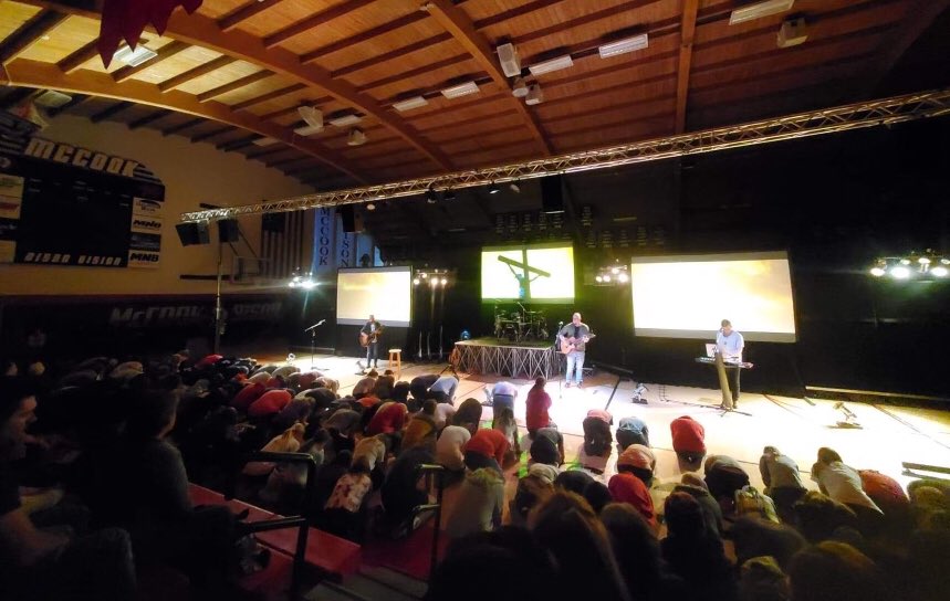 TBFNarrowRoad's tweet photo. What a night at McCook High School! Huge response! https://t.co/zChy3A7VDf