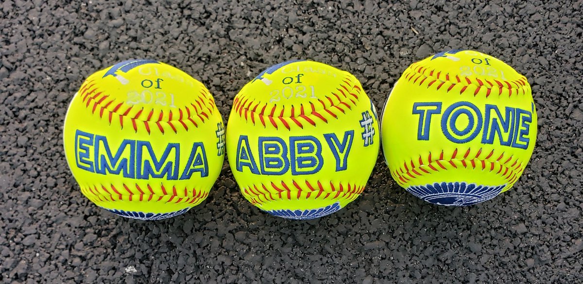 🥎 Softball fought hard but fell short 7-4 to Breckenridge Co. Thank you Seniors for all your hard work, dedication, and leadership!